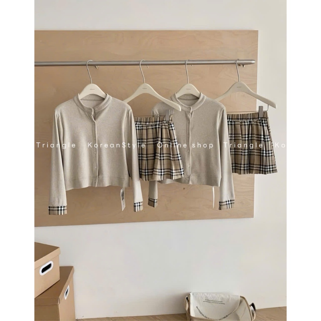 TRIANGLE - BB Set - Set áo kiểu mix chân váy ngắn xếp li phong cách Hàn Quốc dành cho mùa thu đông phong cách thanh lịch