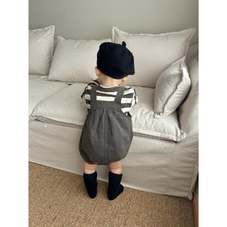 Set bodysuit yếm + áo thun kẻ ngang cho bé