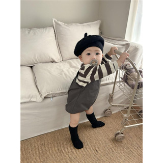 Set bodysuit yếm + áo thun kẻ ngang cho bé