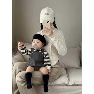 Set bodysuit yếm + áo thun kẻ ngang cho bé