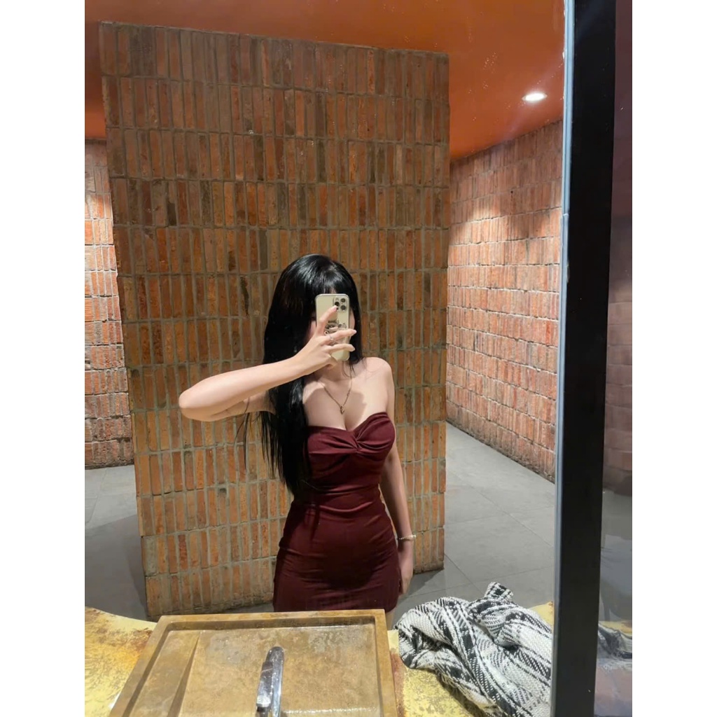 | LYN WEAR | Đầm xoắn ngực tôn dáng. Chất rip lụa ôm eo, mịn mát