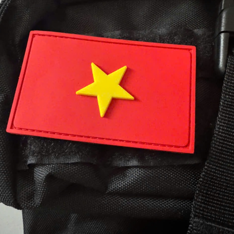 Lá cờ dán áo hoặc mũ hoặc vật liệu tiện dụng bền chắc, chất lượng Sticker Bida dán bao cơ logo