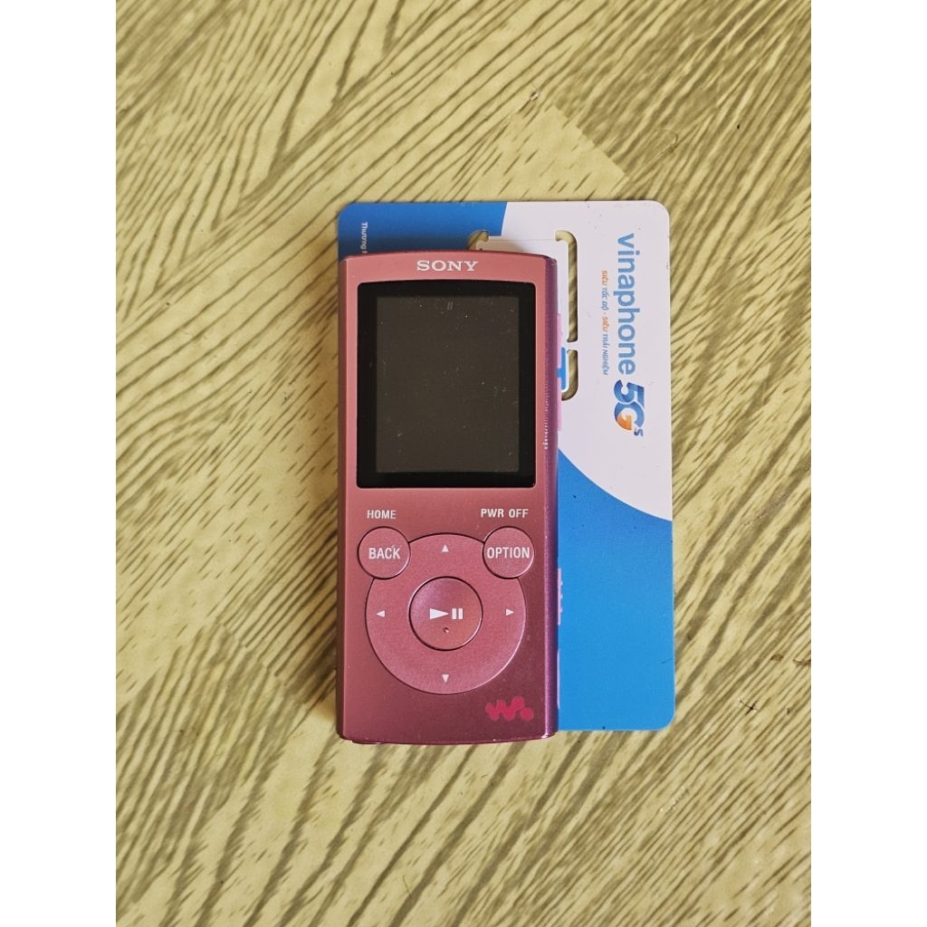 [Tặng cáp+tai nghe]Máy nghe nhạc mini Sony Walkman E05X đã qua sử dụng ...