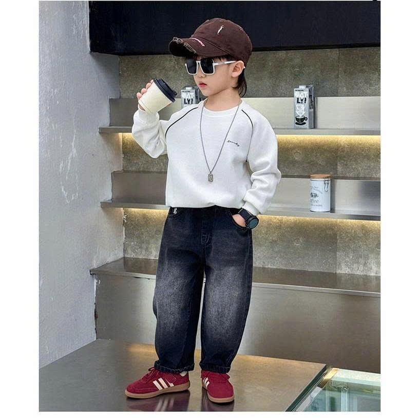 Quần jean baggy thêu hình chú bé đội mũ chất jean dày dặn đứng fom cho bé đi học đi chơi size 10-30kg