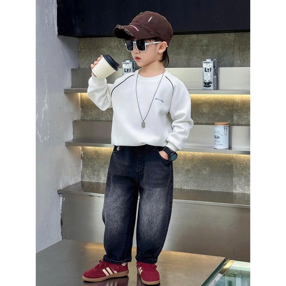 Quần jean baggy thêu hình chú bé đội mũ chất jean dày dặn đứng fom cho bé đi học đi chơi size 10-30kg