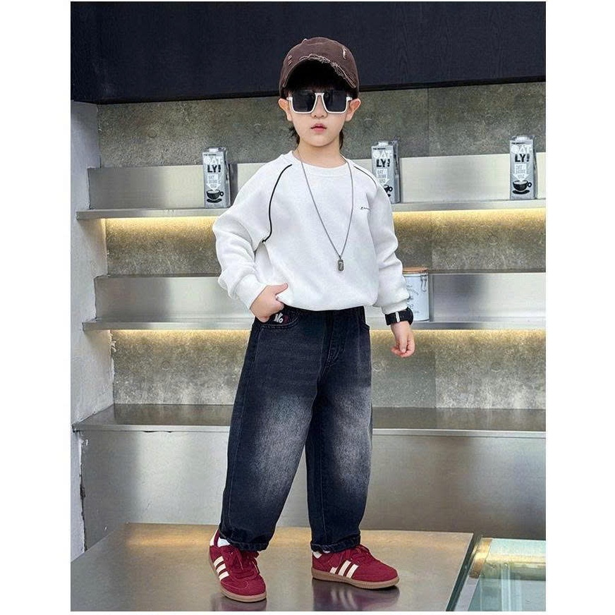 Quần jean baggy thêu hình chú bé đội mũ chất jean dày dặn đứng fom cho bé đi học đi chơi size 10-30kg
