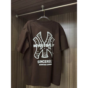 Áo Thun Unisex Never Give Vải Đẹp - Mềm Mịn Không Xù Lông - Full Tag Mac