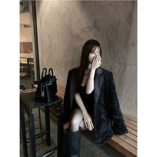 Áo khoác blazer len lông cổ bẻ form suông phong cách sang trọng