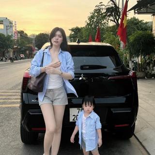 A94-[tomnaukids] Áo sơ mi sọc thêu chữ cho bé gái Size từ 9-36Kg