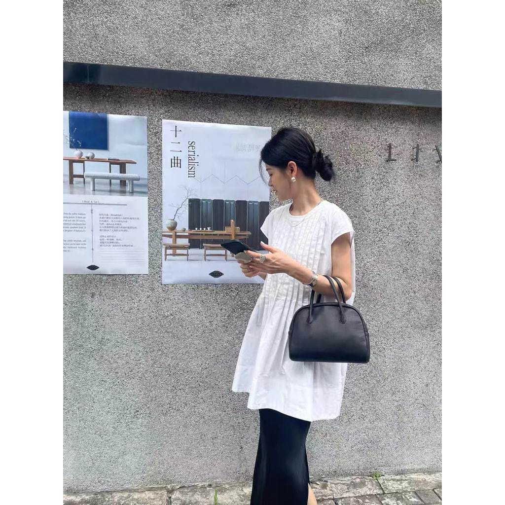 𝗩𝗶𝗰𝘁𝗼𝗿  -  Áo Linen xếp li thủ công xẻ BEELY