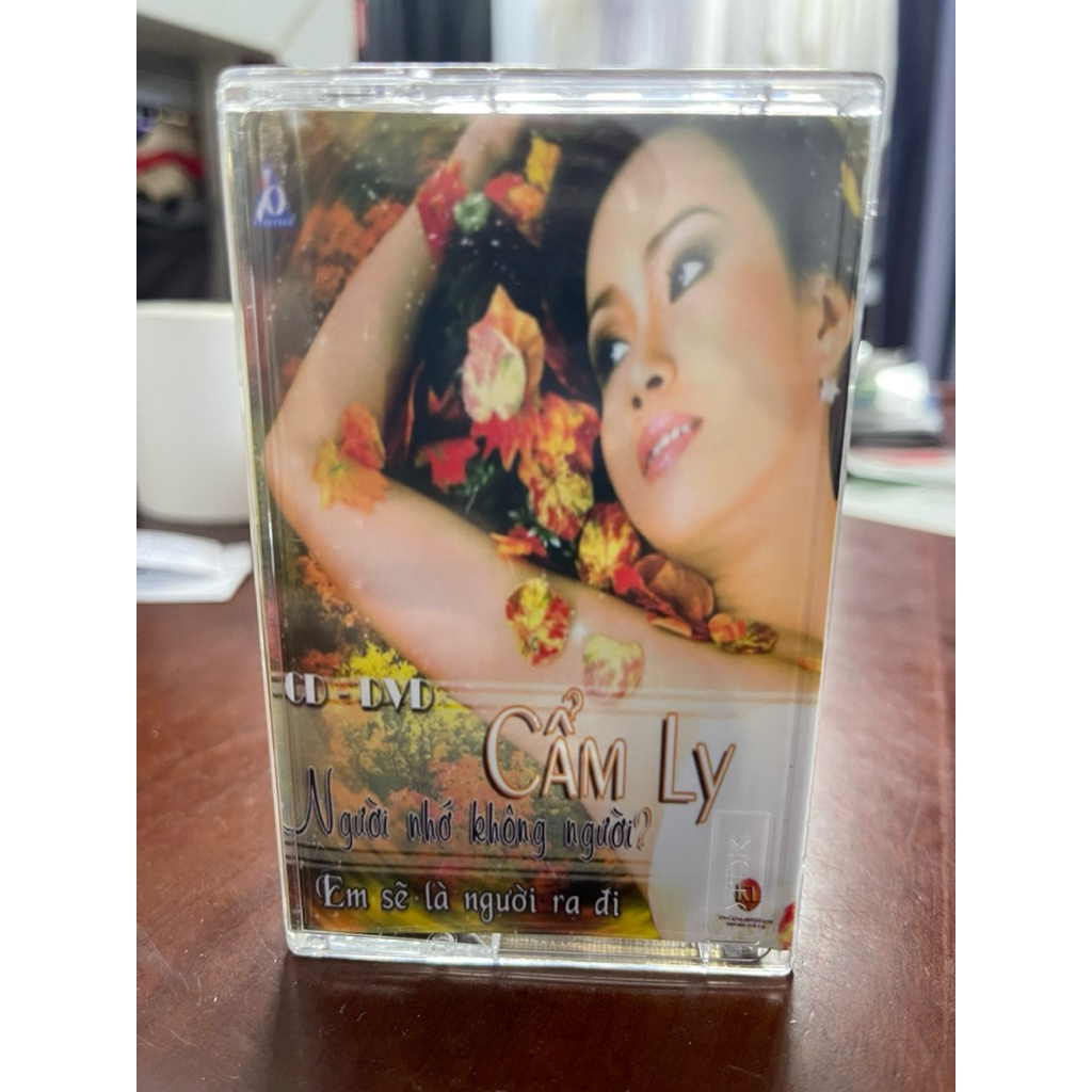 Băng Cassette Cẩm Ly - Em Sẽ Là Người Ra Đi