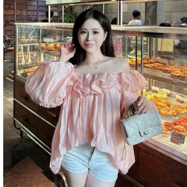 MIU.STUDIO• “Dara Top” Áo trễ vai voan tơ nhật thiết kế tay tầng xoè bồng điệu đà tiểu thư,chất tơ mềm nhẹ nhàng cao cấp