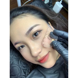 Thước Vẽ sợi Hairstroke hỗ trợ vẽ sợi chân mày và môi siêu dễ