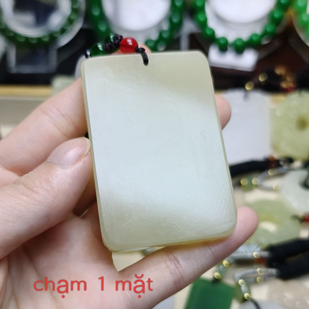 Mặt dây Phổ hiền bồ tát ngọc hòa điền tự nhiên loại A giúp mang lại bình an may mắn ,kèm dây đeo