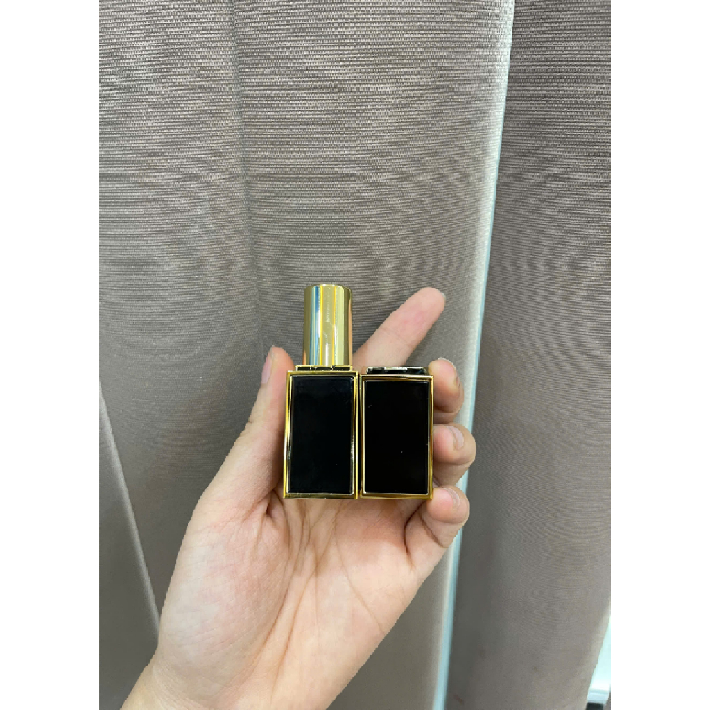 VỎ SON THỎI TF CAO CẤP (ĐEN & TRẮNG)
