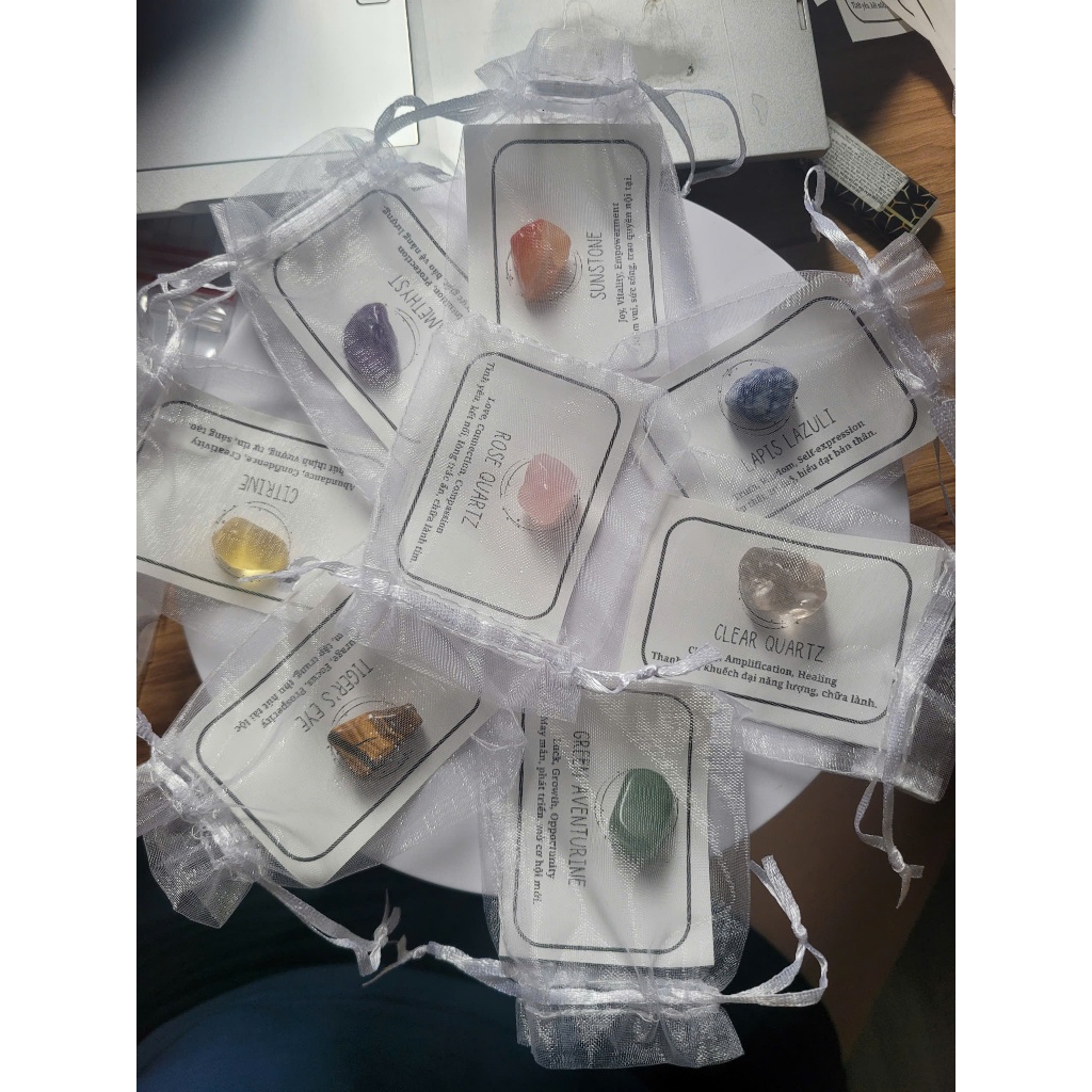 Viên đá năng lượng chữa lành – Thạch anh, Tourmaline, Moonstone, đá may mắn và thu hút tình yêu