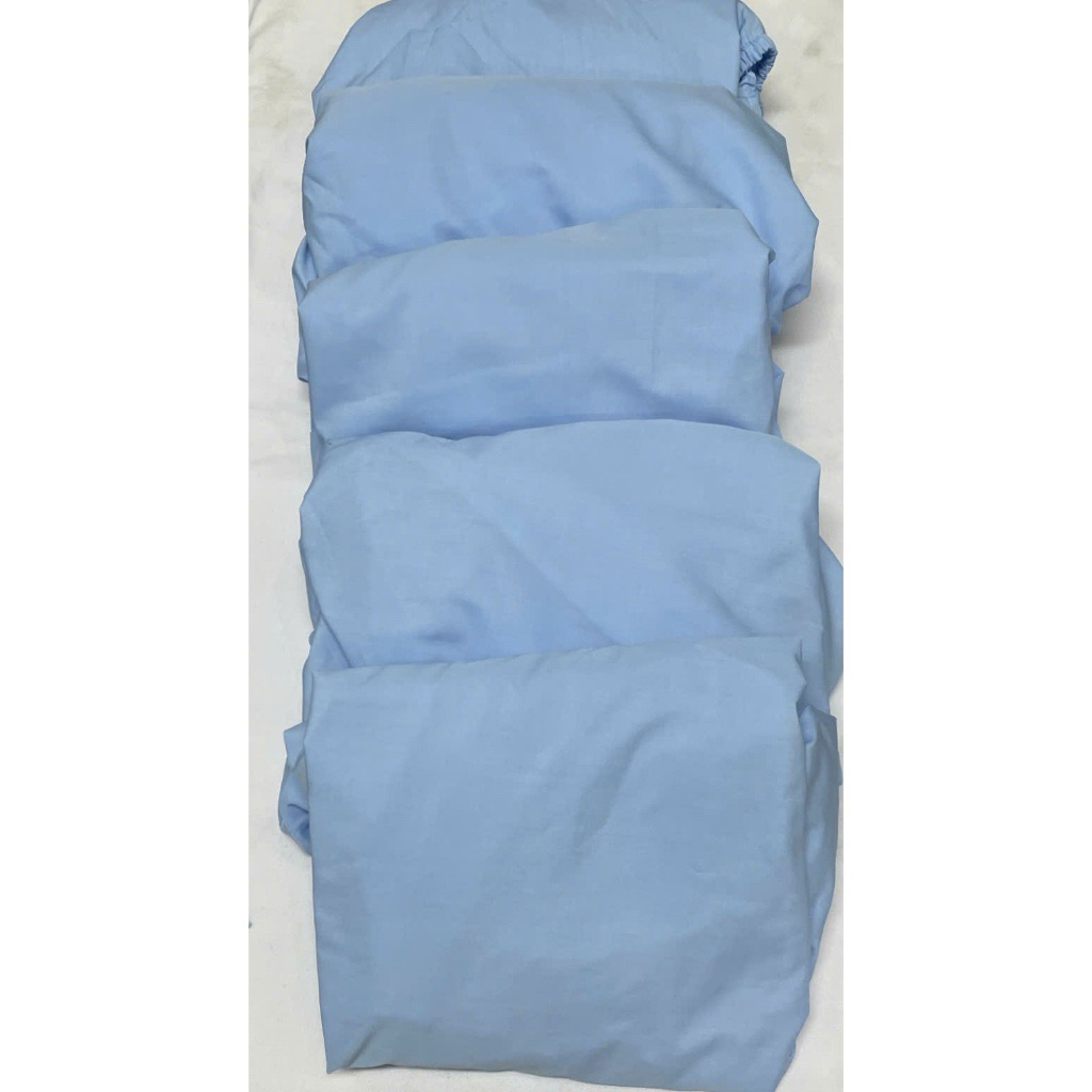 Ga trải giường vải kate màu xanh có thun bo góc, dễ giặt an toàn cho da  90cm x1,9m và 1m x 2m. Drap giường Có Chun.