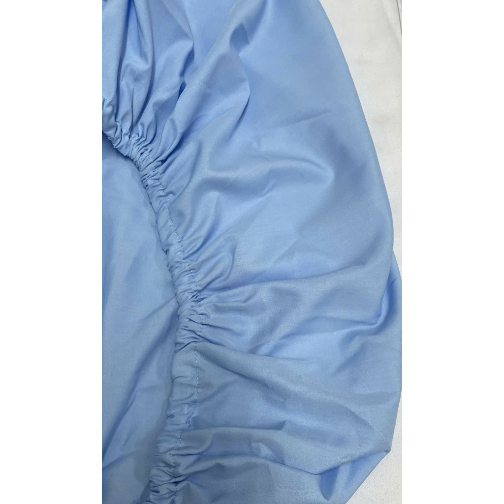 Ga trải giường vải kate màu xanh có thun bo góc, dễ giặt an toàn cho da  90cm x1,9m và 1m x 2m. Drap giường Có Chun.