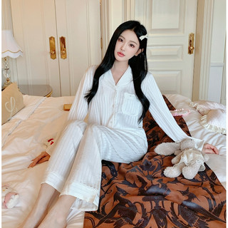 B128 Bộ đồ ngủ lụa dài tay chất liệu lụa latin họa tiết kẻ từ Phương Linh Underwear