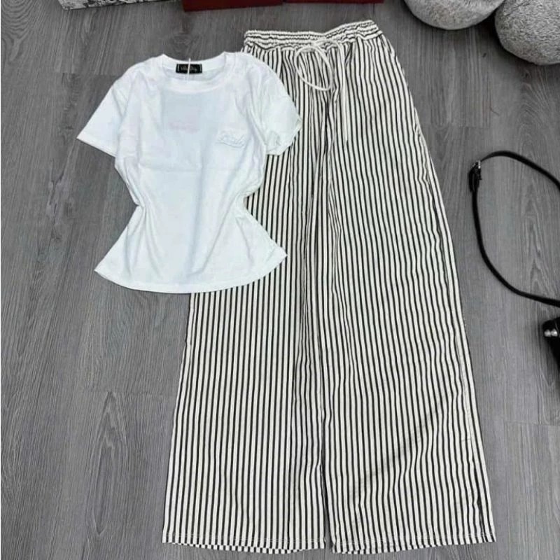 Sét áo thun ngắn tay cổ tròn chất tăm lạnh mix quần kẻ dài sọc kẻ ống rộng cạp chun -Sét bộ đồ from babytee tôn giáng