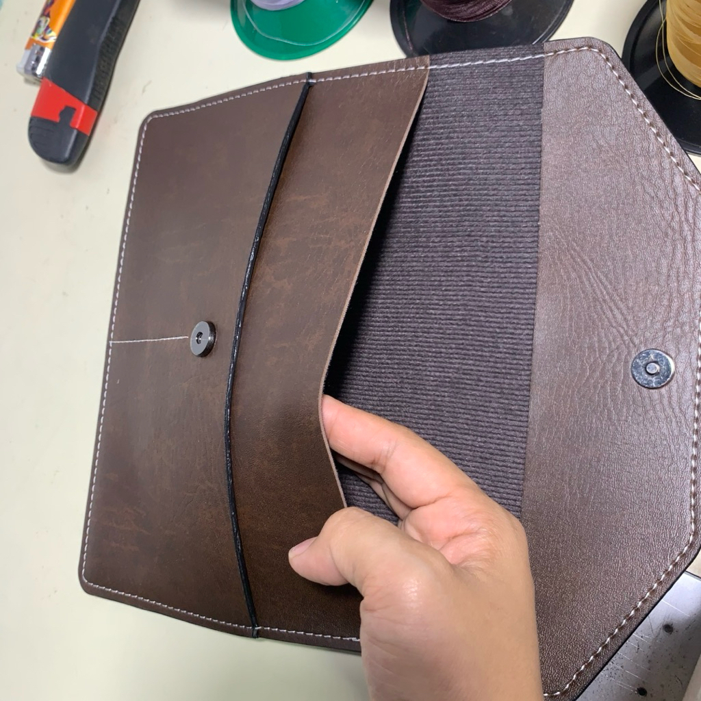 (Hỗ Trợ Dập Logo Hãng) Ví Da Đựng Giấy Tờ Xe Ô Tô Kích Thước Lớn 17CM x 24CM - SBH-VD02 - Nâu Sẫm