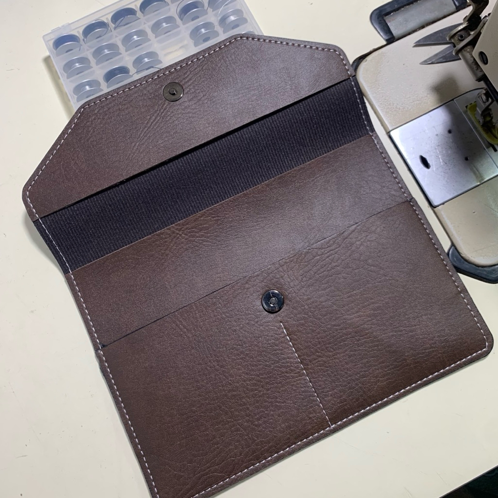 (Hỗ Trợ Dập Logo Hãng) Ví Da Đựng Giấy Tờ Xe Ô Tô Kích Thước Lớn 17CM x 24CM - SBH-VD02 - Nâu Sẫm