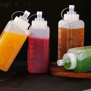 Bình vuông 800ml - 1000ml vòi rộng, có chia vạch định lượng, dùng đựng sữa đặc, đựng sốt, chất liệu nhựa dẻo dai