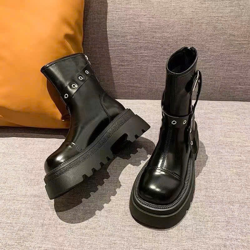 Boots Nữ Cổ Cao, Boots Da Cổ Cao Đế Bánh Mì Khóa Cài Đinh Tán Cá Tính Phá Cách NTshoes B19