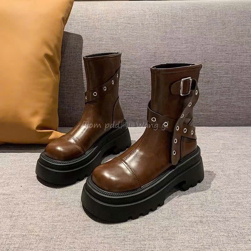 Boots Nữ Cổ Cao, Boots Da Cổ Cao Đế Bánh Mì Khóa Cài Đinh Tán Cá Tính Phá Cách NTshoes B19