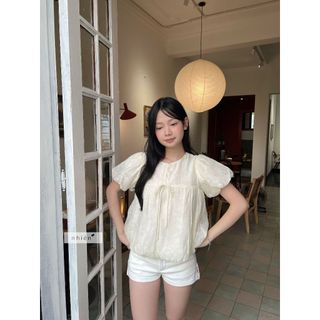 𝐕𝐢𝐯𝐢𝐚𝐧 𝐓𝐨𝐩 - Áo babydoll, áo tay phồng phối nút phong cách Hàn Quốc nhien.official NAS00006