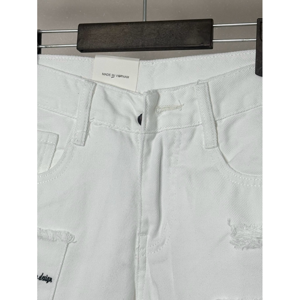 [Max 1042] Quần đùi jean cotton nam trắng rách không co dãn chữ thêu túi hộp giả [Tnhung]