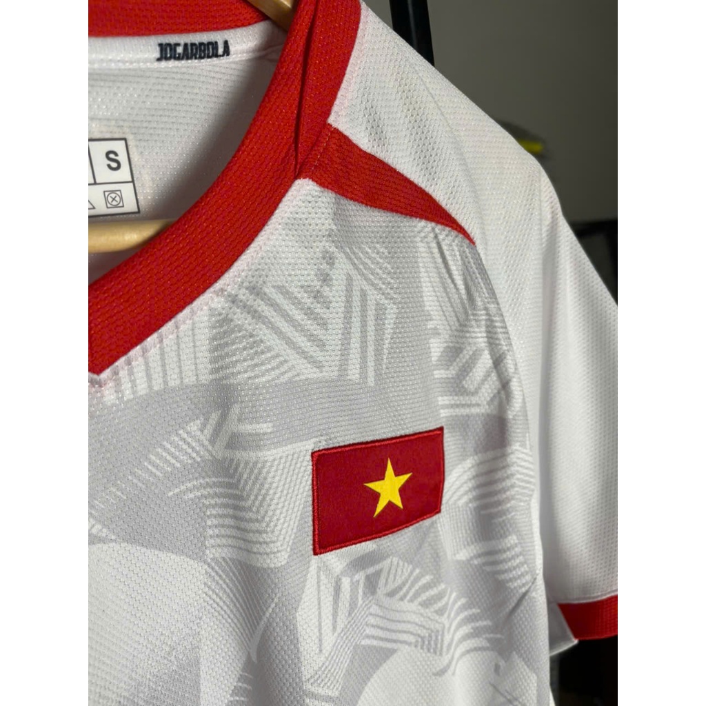 Bộ Quần Áo Bóng Đá Đội Tuyển Việt Nam Mùa Giải 2025/2026 , Áo Đá Banh Việt Nam - Vải Polyester Gai Thái Cao Cấp