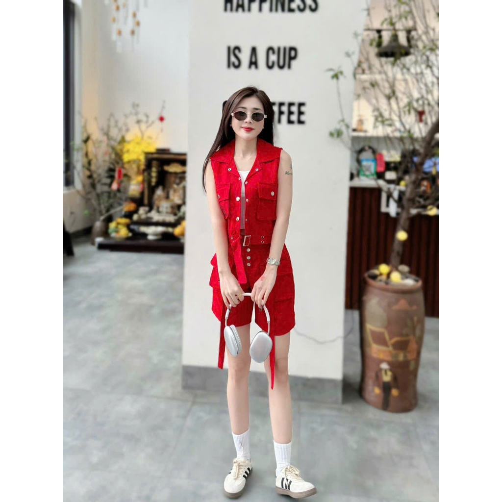 Set thể thao nữ, áo Gile cúc bấm và quần đùi cạp gấp,túi hộp thích hợp biểu diễn, dạo phố,dân vũ...