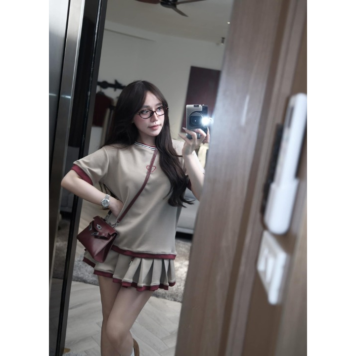 Set đồ nữ DONNA HCOM25323 áo thun form rộng mix chân váy xoè xếp ly, đồ bộ nữ xinh xắn năng động