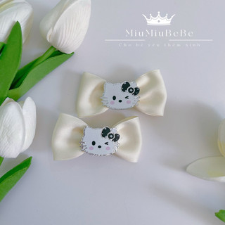 Set 2 kẹp nơ gắn charm hello kitty xinh yêu cho bé