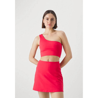 Set đồ tập nữ màu hồng đậm gồm áo croptop bản dây ngang và chân váy ngắn dáng chữ A năng động Size L