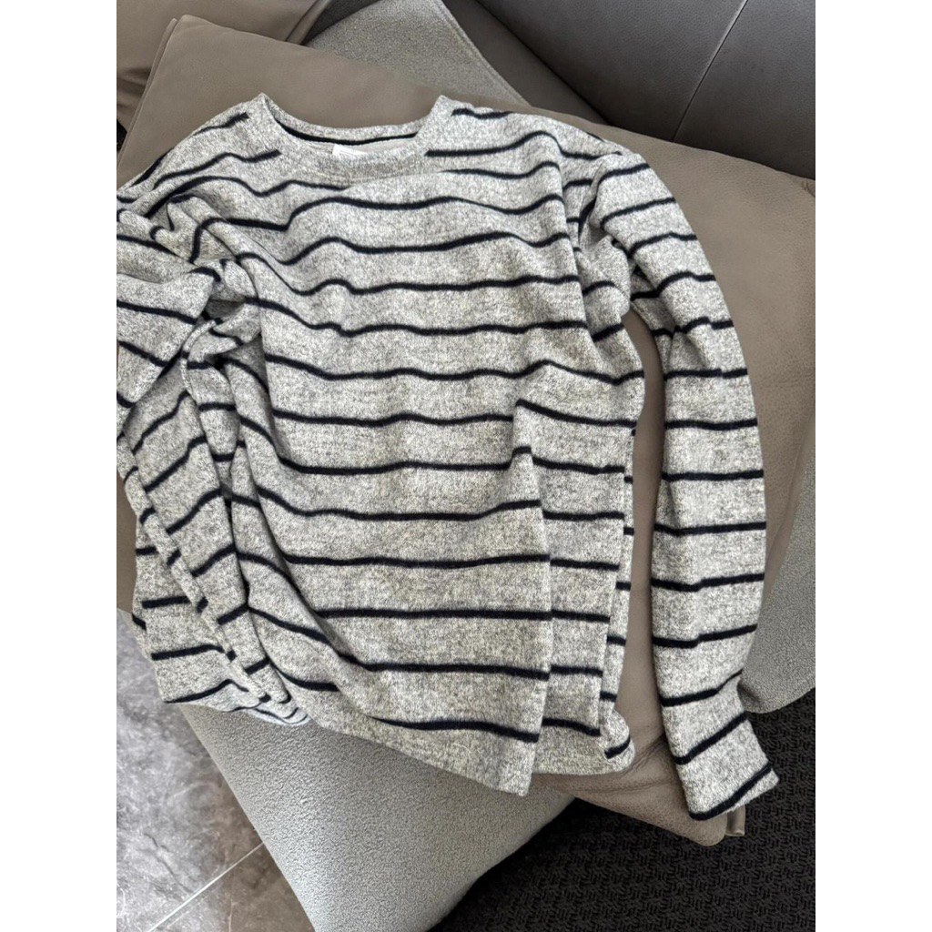 Áo nỉ kẻ ngang basic – dáng rộng unisex mặc siêu xinh 💫