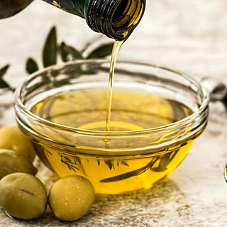Dầu olive nguyên chất Bianco hiệu Masturzo – thùng 5L (Extra Virgin Olive Oil – White Label)