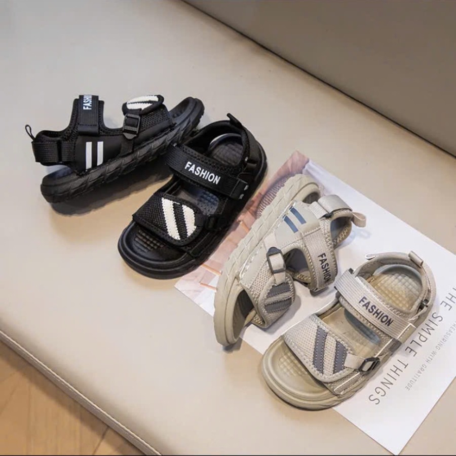 [M082] Giày Sandal Cho Bé Trai, Dép Quai Hậu Cho Bé Đi Học Đi Chơi Cá Tính Quai Dán Đế Mềm Êm Chân Chống Trơn Trượt