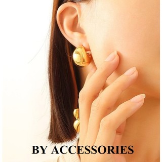 Bông tai nữ titan kiểu ghim dáng chữ C rỗng dáng hạt đậu to cổ điển mạ vàng 18K không gỉ WE2521