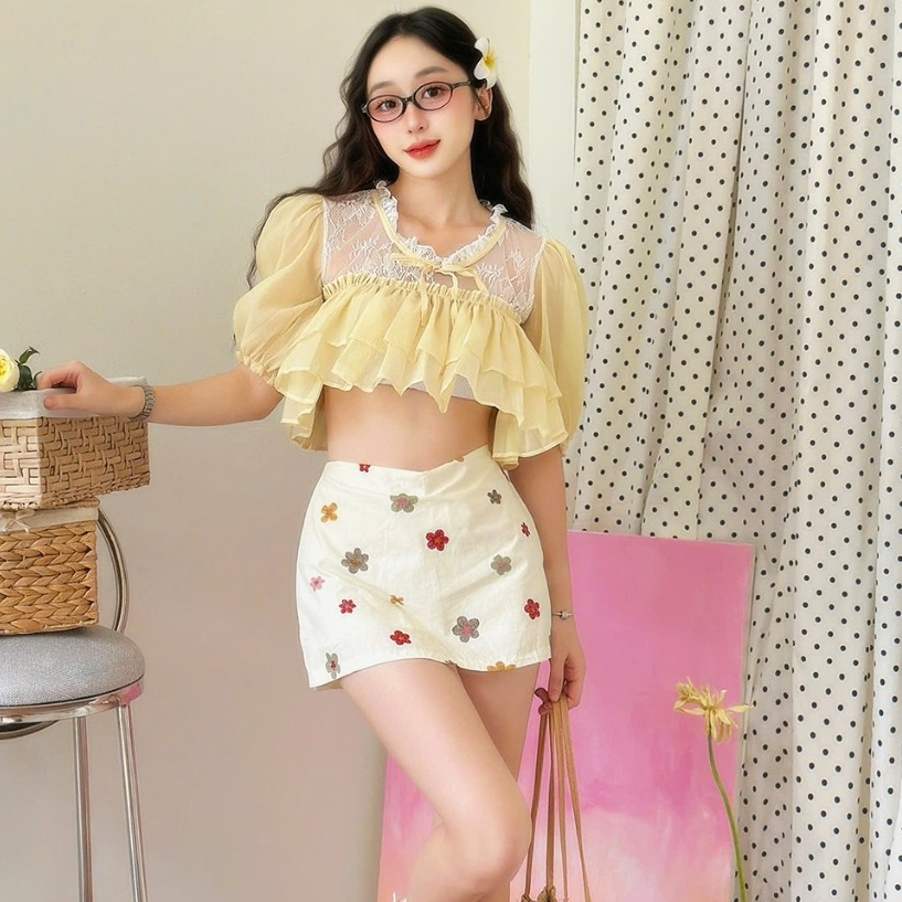 Áo Kiểu Nữ BABEE Dáng Ngắn Tầng Cổ Tròn Phối Ren Cột Nơ Tay Bồng Xinh Xắn Dễ Thương Quyến Rũ