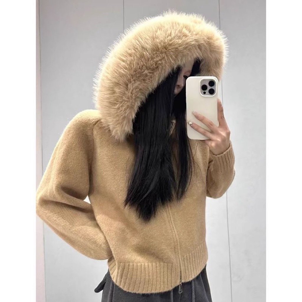 Áo khoác mũ lông siêu to, form ấm mềm – sang xịn 💫
