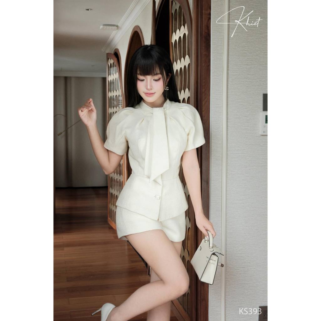 Set tweed bông xù trắng kem KHIẾT gồm áo cổ nơ tay phồng dáng peplum + quần short thanh lịch KS393