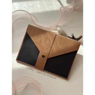 Thiệp rút ảnh handmade vintage – Mẫu thiệp gấp giấy kraft phối đen, thiết kế kiểu scrapbook – QNshop