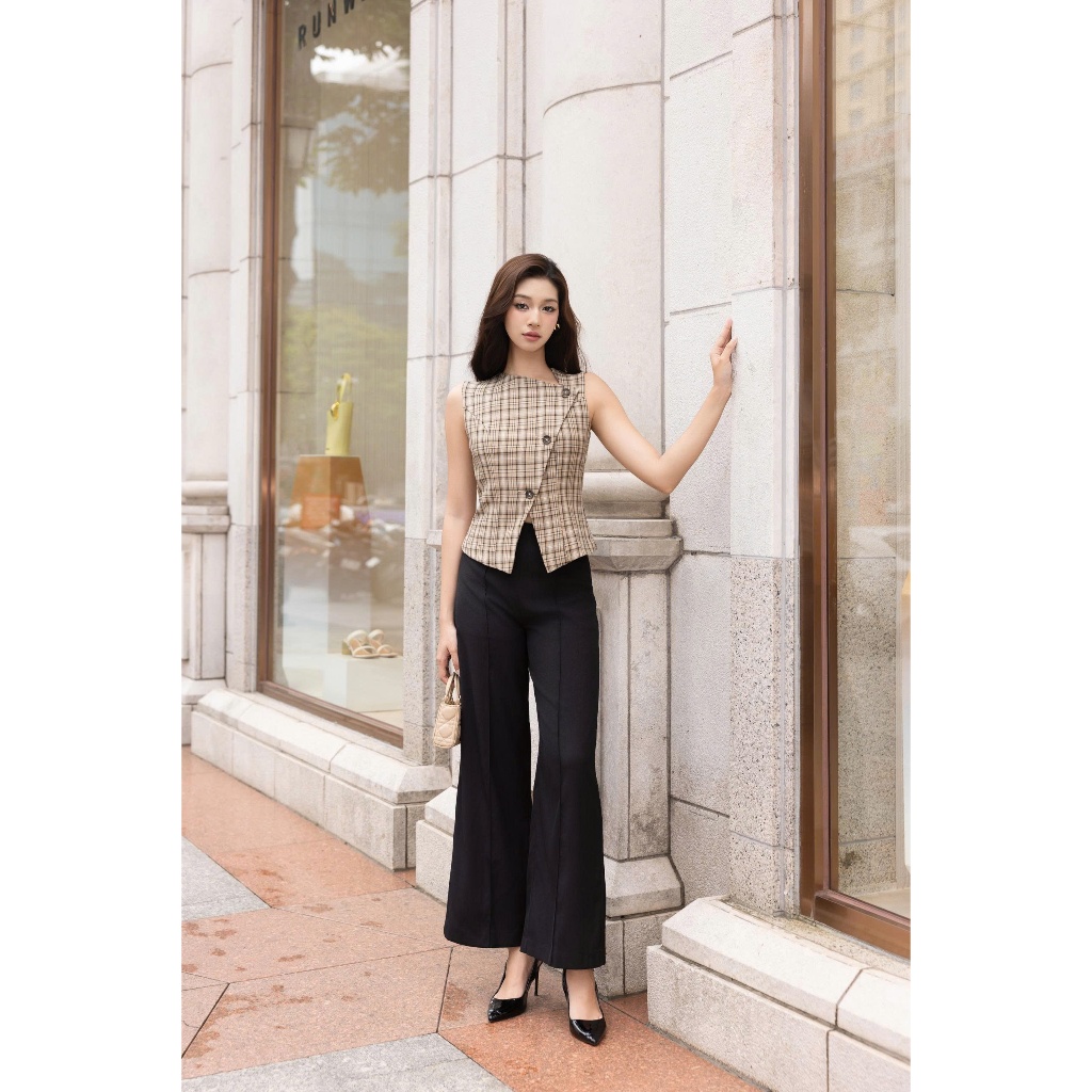 LABAVISTA Áo gile họa tiết caro vải chéo phom lửng tôn dáng phong cách năng động hiện đại
