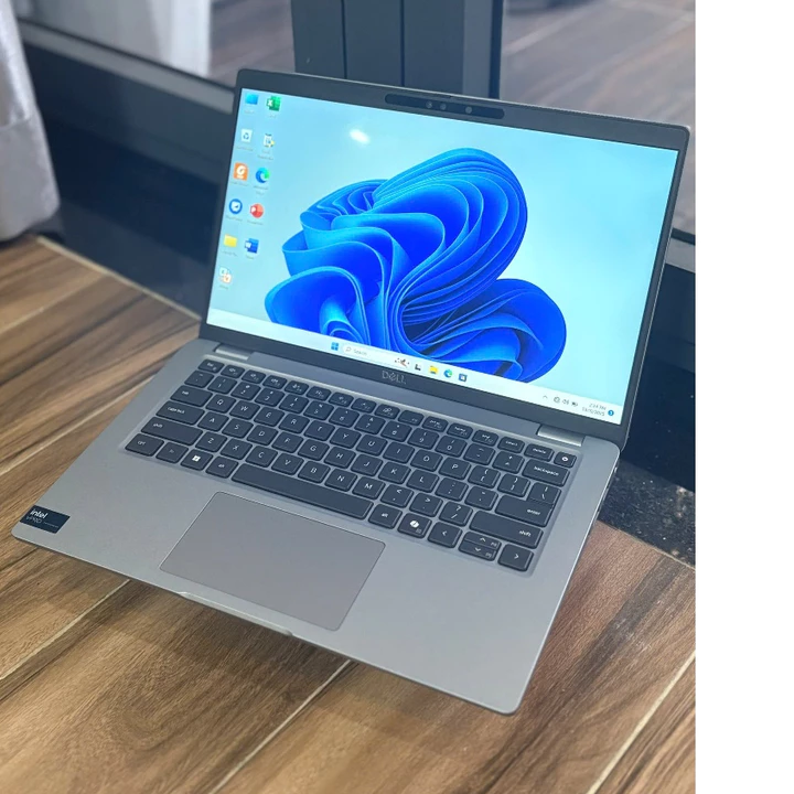 Laptop Dell Latitude 5450 Ultra 5 | RAM 16GB | SSD 256GB | Màn 14” FHD | Hàng Nhập Mỹ Chính Hãng (2024)