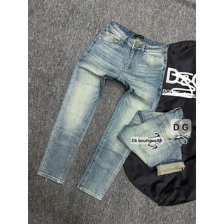 quần bò nam dk boutique màu xanh trơn ,chất vải dầy co dãn nhẹ giữ phom màu bền ,phom dáng chuẩn 1:1