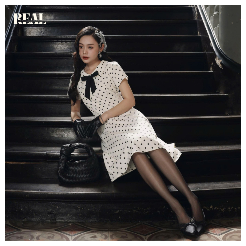 Đầm 8 mảnh cổ lá sen tay ngắn REAL CLOTHES (tổng hợp màu), có lót, ít nhăn, che bụng