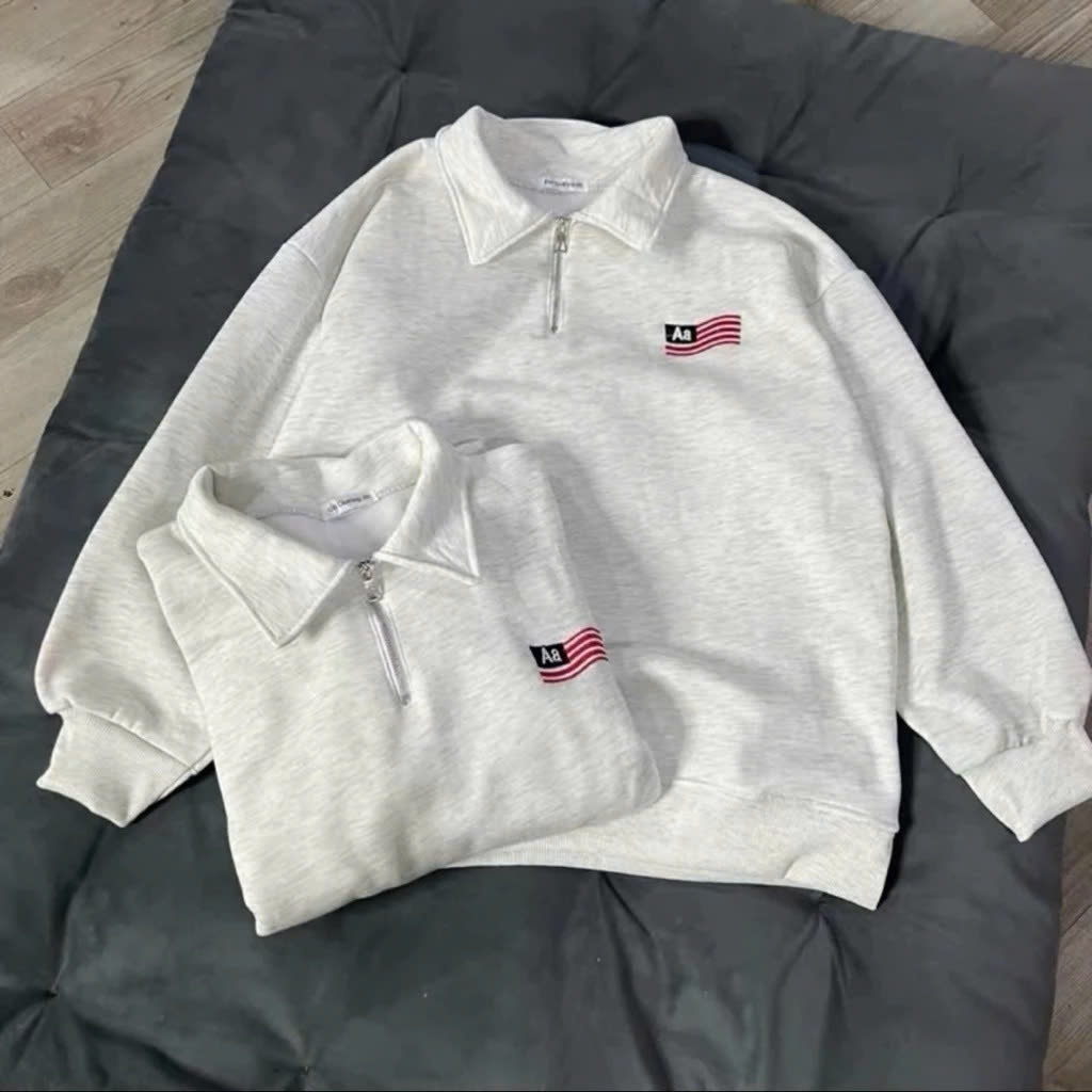 Áo Khoá cổ trụ nỉ tàu Thêu Cờ Aa sắc nét from rộng tay bồng unisex hottrend nhất 2025