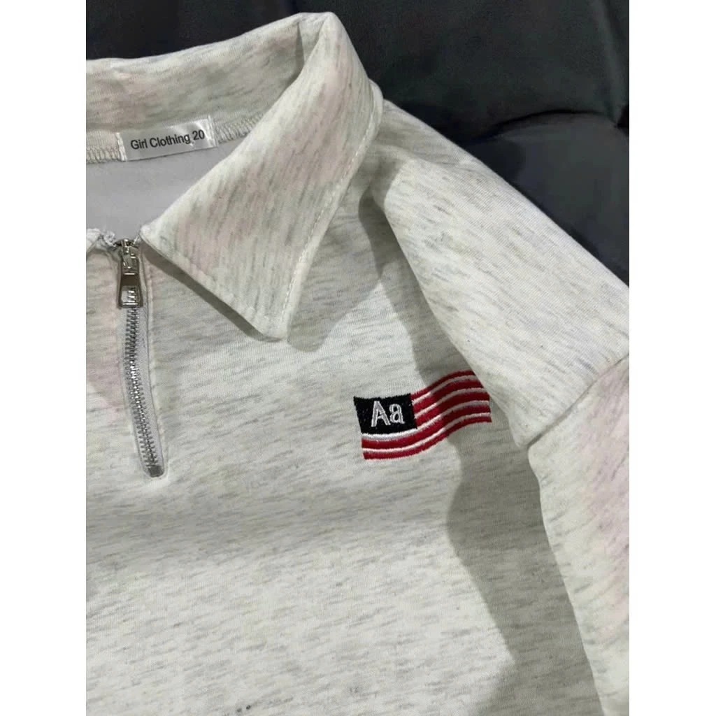 Áo Khoá cổ trụ nỉ tàu Thêu Cờ Aa sắc nét from rộng tay bồng unisex hottrend nhất 2025